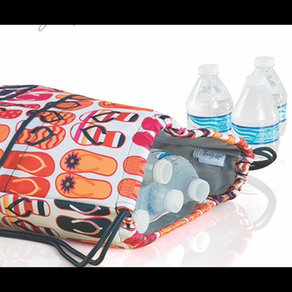New with tags!!  ThirtyOne cool cinch thermal bag!! Retired print - Picture 4 of 5